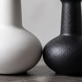 black and white vases texture comparison