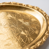 gold tray edge close up