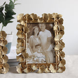 golden-square-resin-ginkgo-leaf-creative-picture-frame-close-up-071502