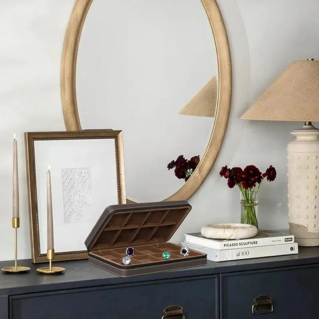 leather jewelry storage box with jewelry 