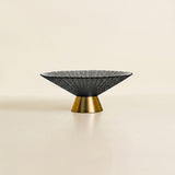 middle bowl on surface