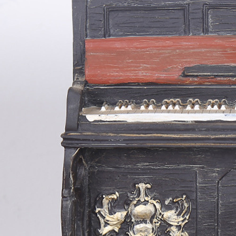 piano decor details