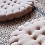 round thickened biscuit seat cushion details