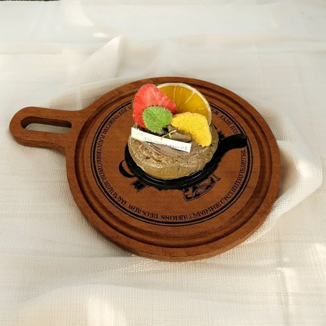 wooden brown round cutting board details